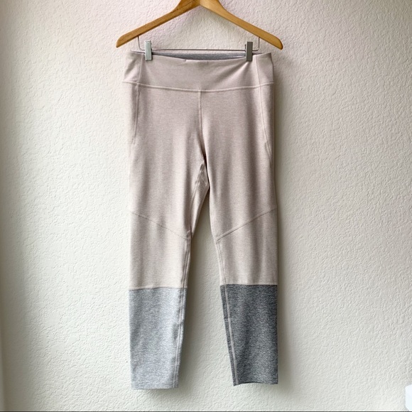 NWT Outdoor Voices 7/8 Dipped Colorblock Leggings - Picture 2 of 6
